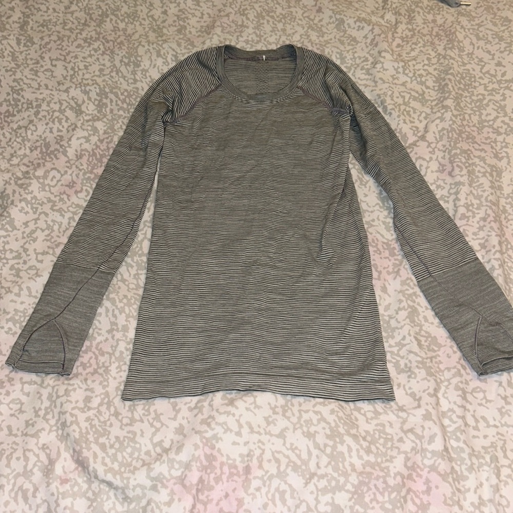 Women’s lululemon top size 2 striped